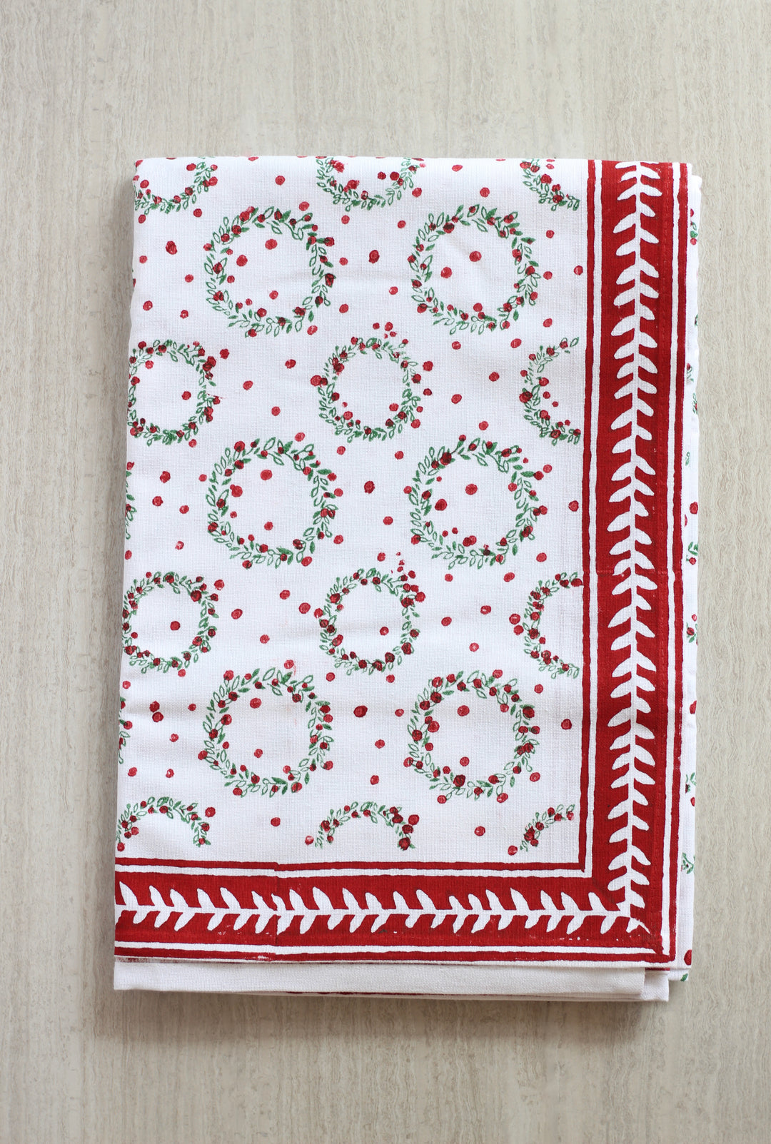 Table Runner - Wreath, Evergreen & Red