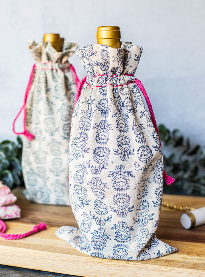 Wine Gift Bag - Pink Thread with Protea, Navy