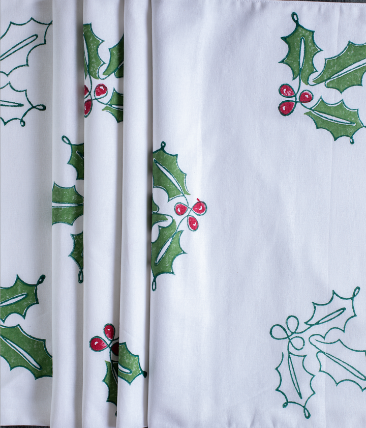 Tablecloth - Holly Berry